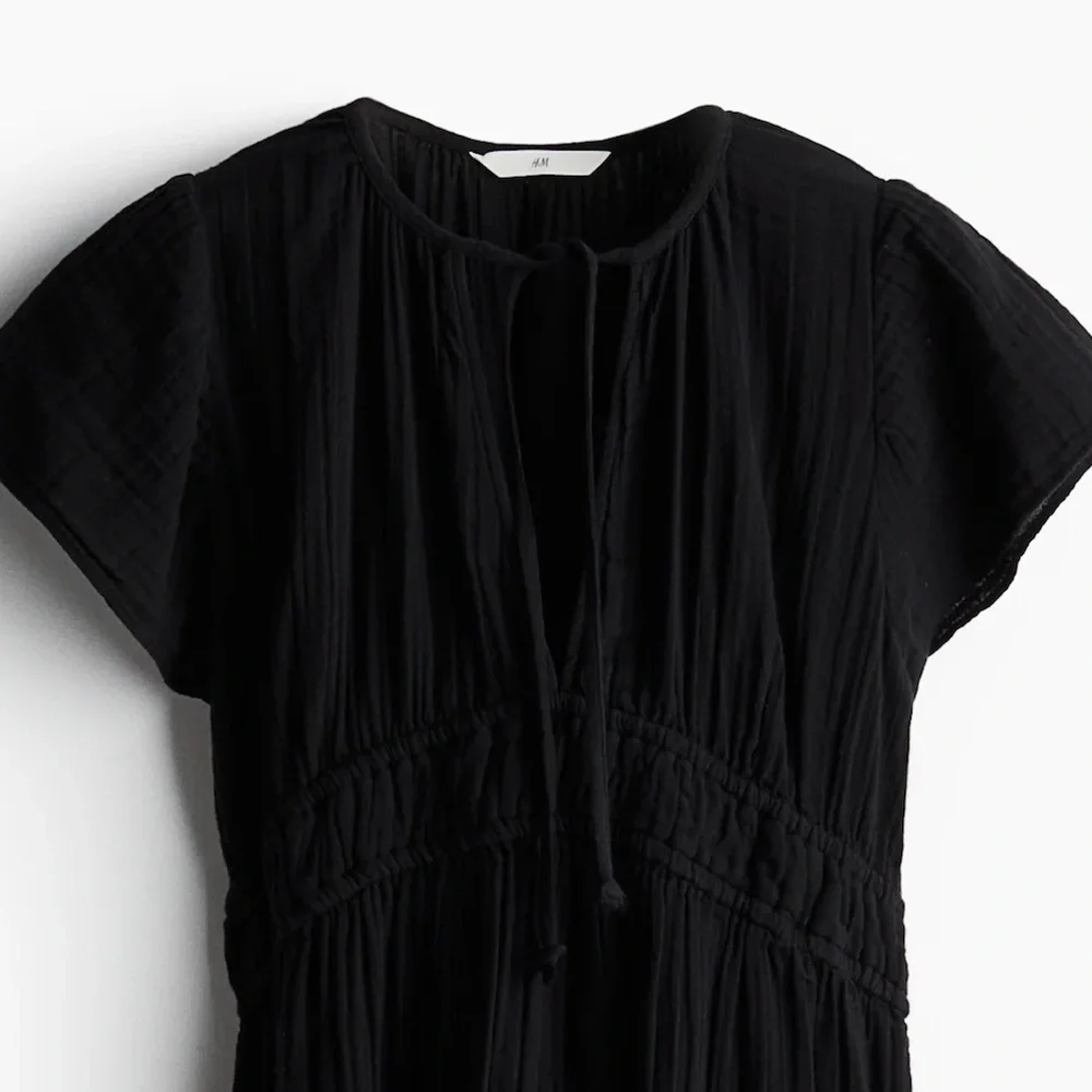 H&M Black V-neck Maxi Dress with Flutter Sleeves - Picture 3 of 7